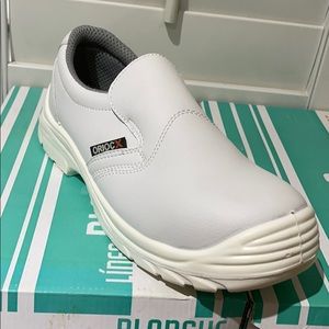 Safety steel toe shoes